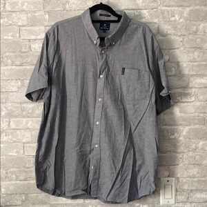 Men's Gray Short Sleeve Shirt
